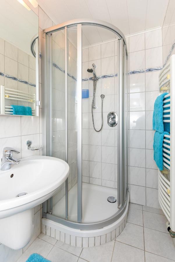 Ferienwohnungen Im Haus Waterkant Neuharlingersiel Dış mekan fotoğraf